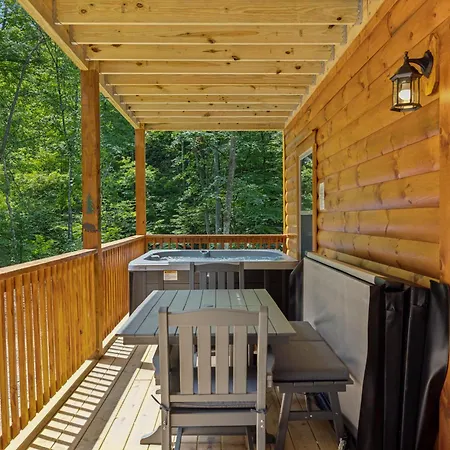 On Blackbeary Hill A Cozy 3 Bedroom Cabin Perfect For A Getaway In An Enchanting Forest Setting Pigeon Forge Exterior photo