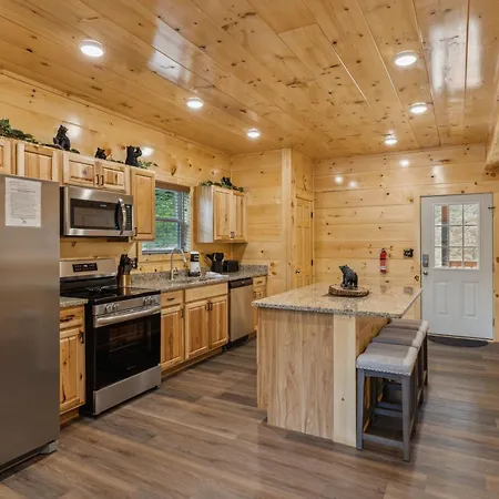 On Blackbeary Hill A Cozy 3 Bedroom Cabin Perfect For A Getaway In An Enchanting Forest Setting Pigeon Forge Exterior photo